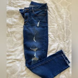 Distressed Skinny Jeans/Jeggings